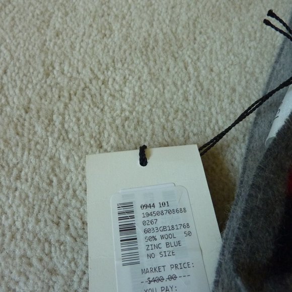 Gucci Nikky 'GG' Logo Pattern Wool Scarf (Gray) - Picture 7 of 9